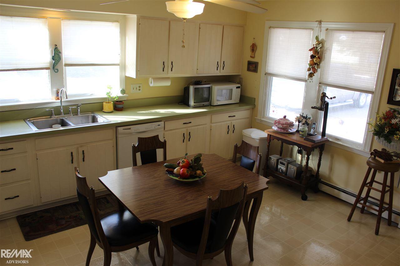 5237 Pointe Tremble Road Algonac, MI 48001 - Photo 8 of 35 31312443-7.JPG
