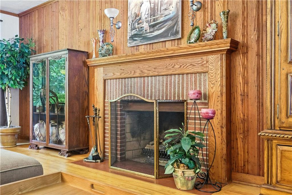 8017 Edwood Road Pittsburgh, PA 15237 - Photo 8 of 42 Gallery Image 8