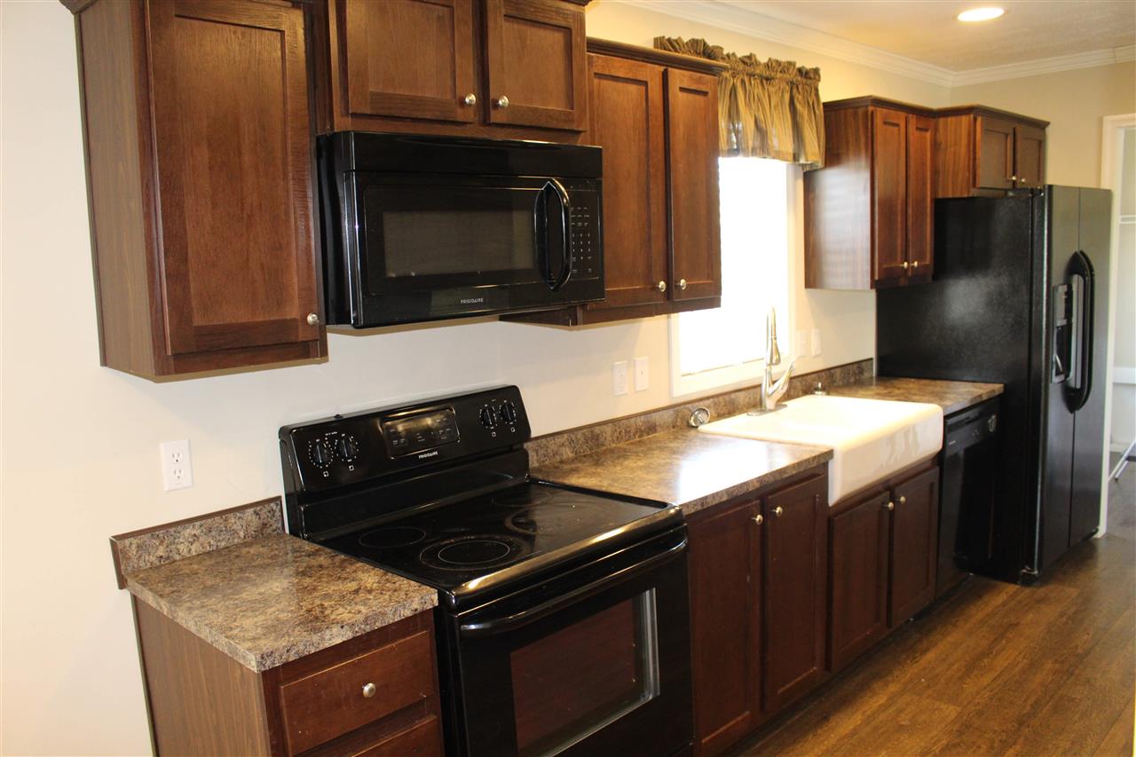347 Hedrick Road Scott Depot, WV 25560 - Photo 12 of 32 Gallery Image 12
