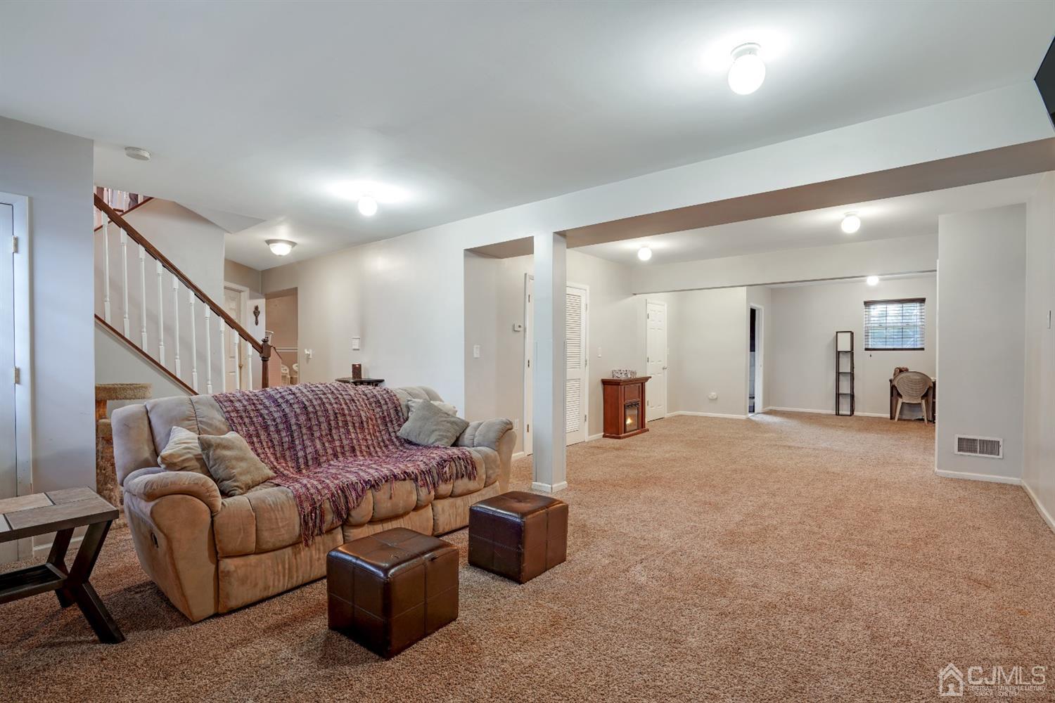 85 Old Post Road Edison, NJ 08817 - Photo 20 of 35