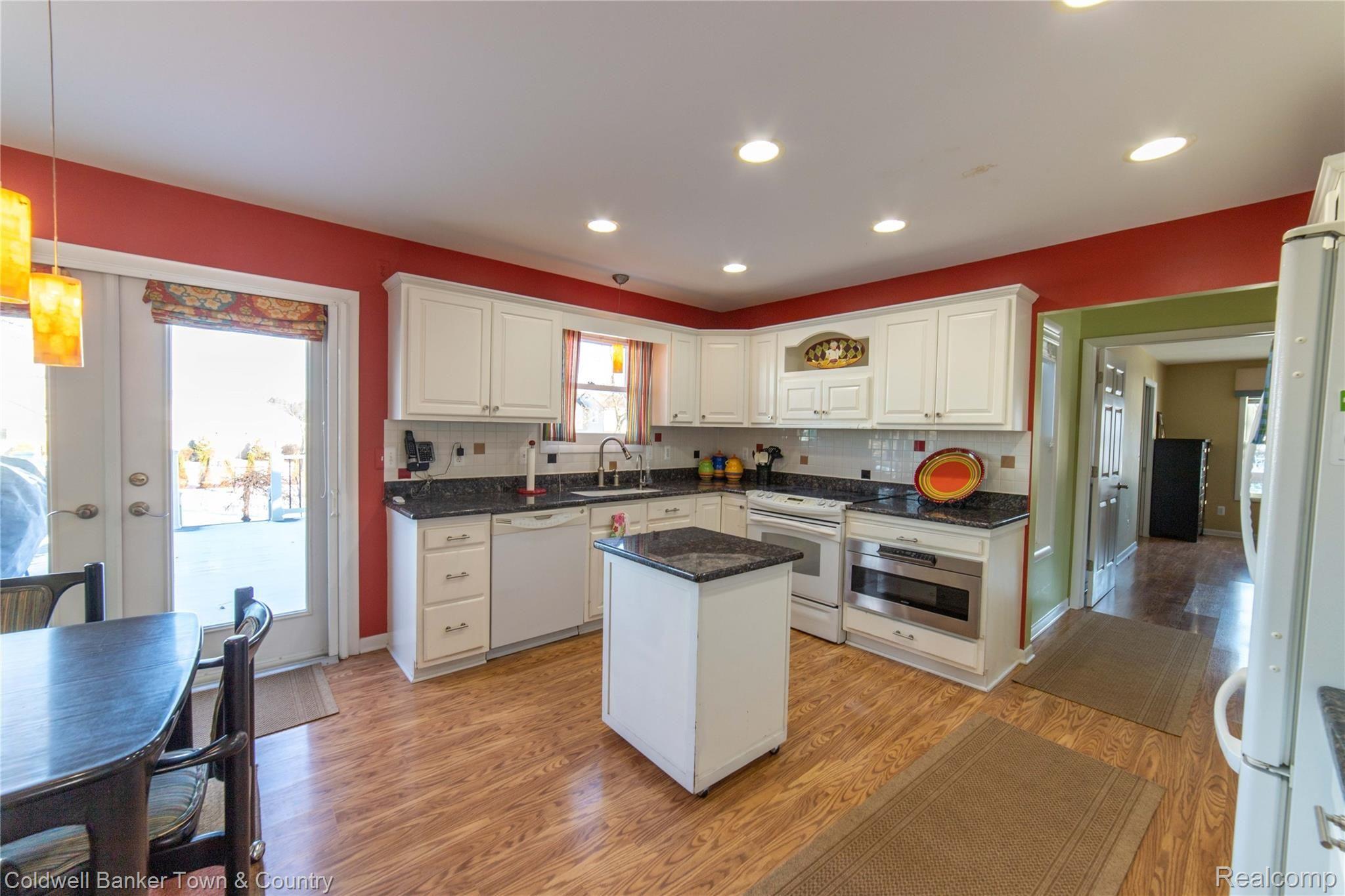 858 Henderson Road Howell, MI 48855 - Photo 17 of 50 Kitchen 858 Henderson Rd Howell Mi 48855