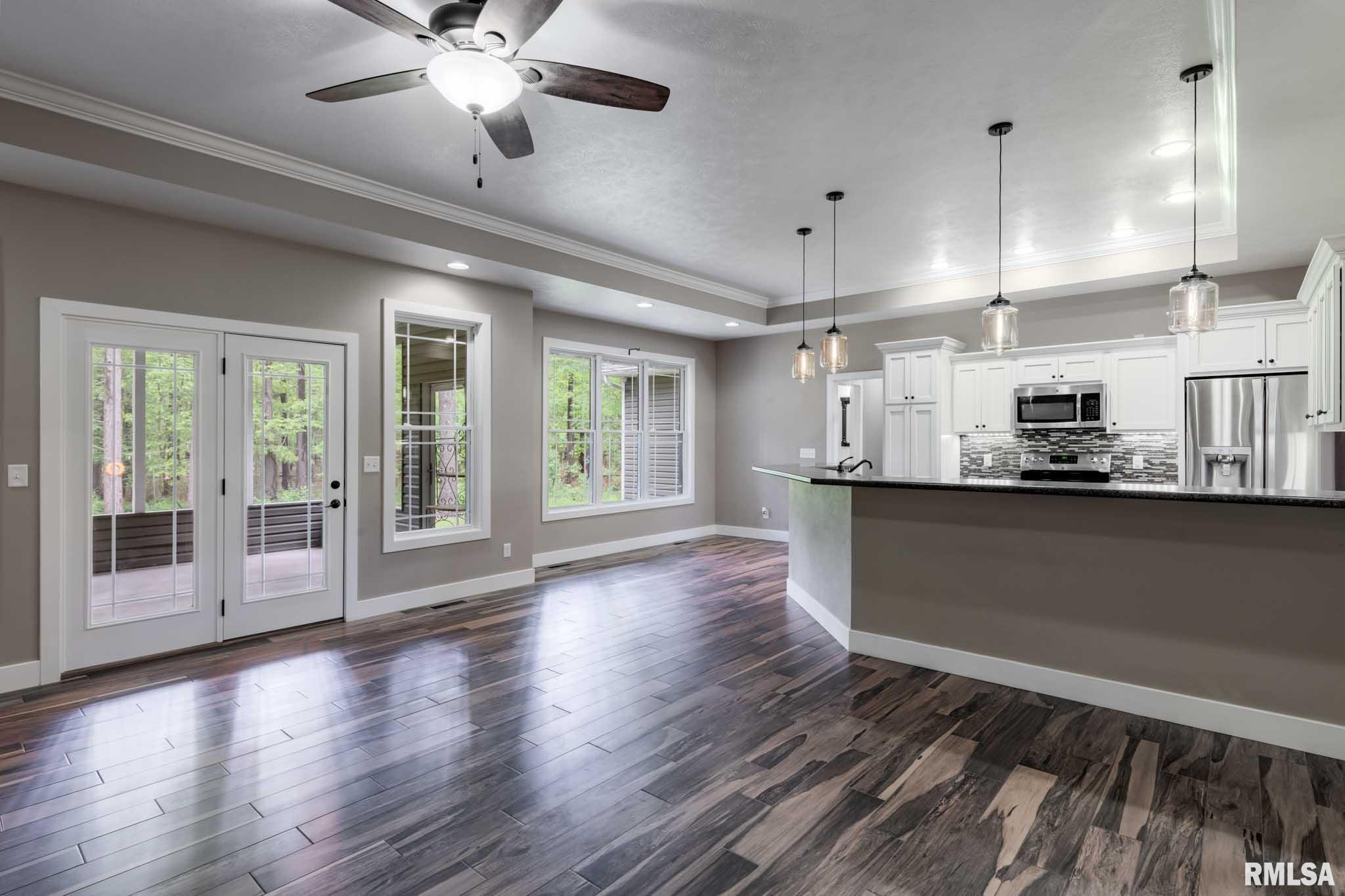 3972 Baptist Camp Road Carterville, IL 62918 - Photo 11 of 44 Gallery Image 11