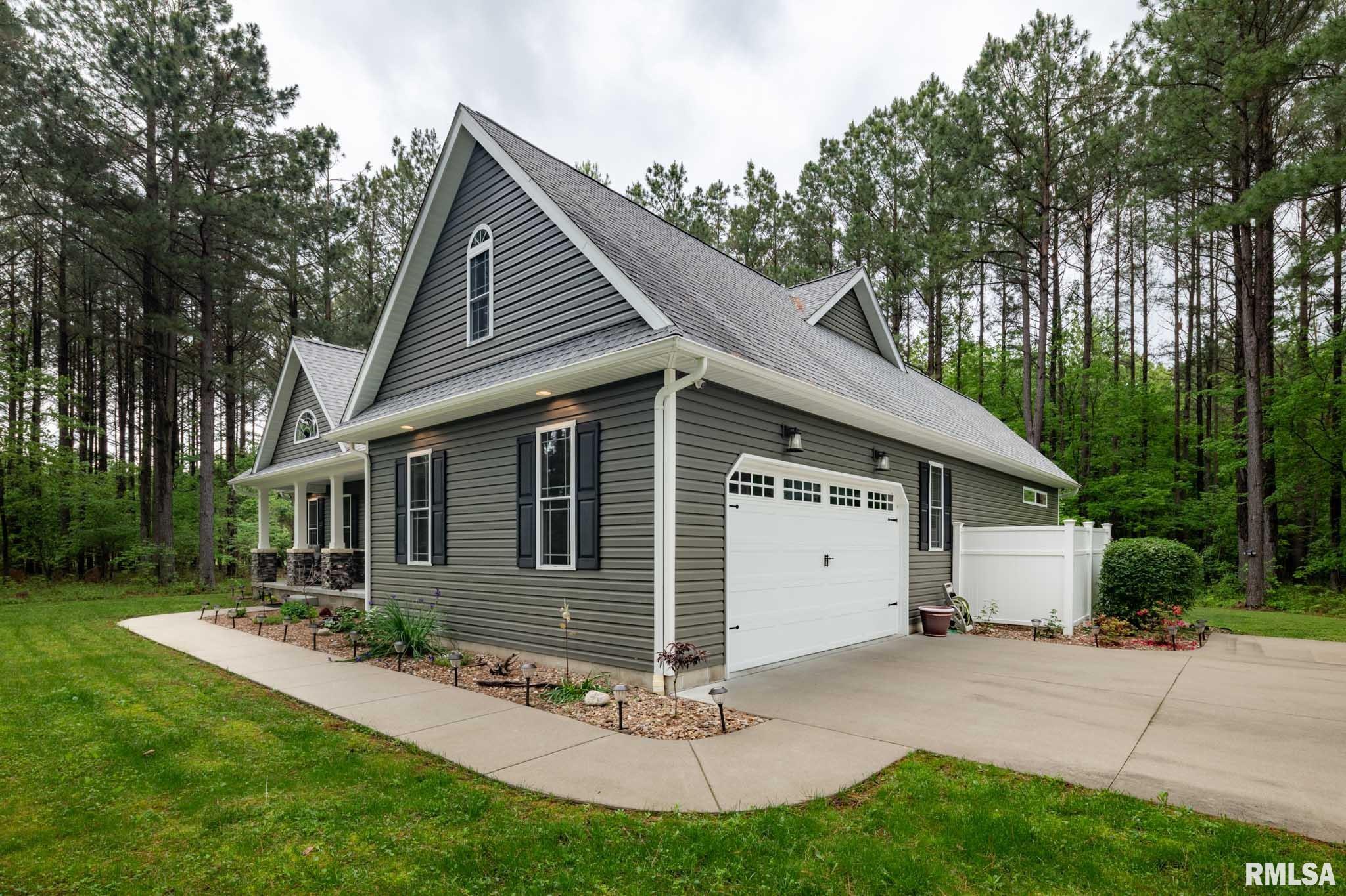 3972 Baptist Camp Road Carterville, IL 62918 - Photo 3 of 44 Gallery Image 3