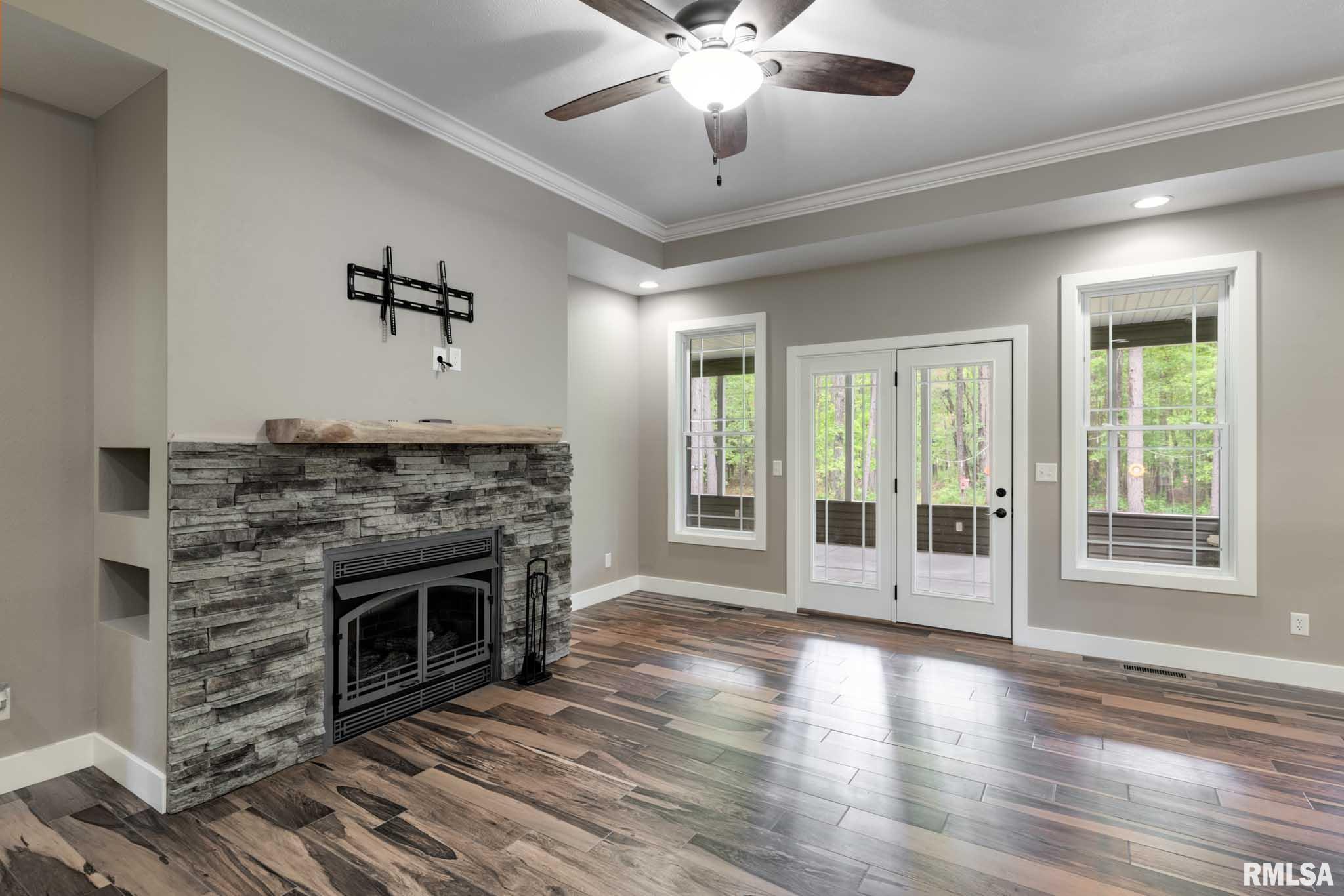 3972 Baptist Camp Road Carterville, IL 62918 - Photo 5 of 44 Gallery Image 5
