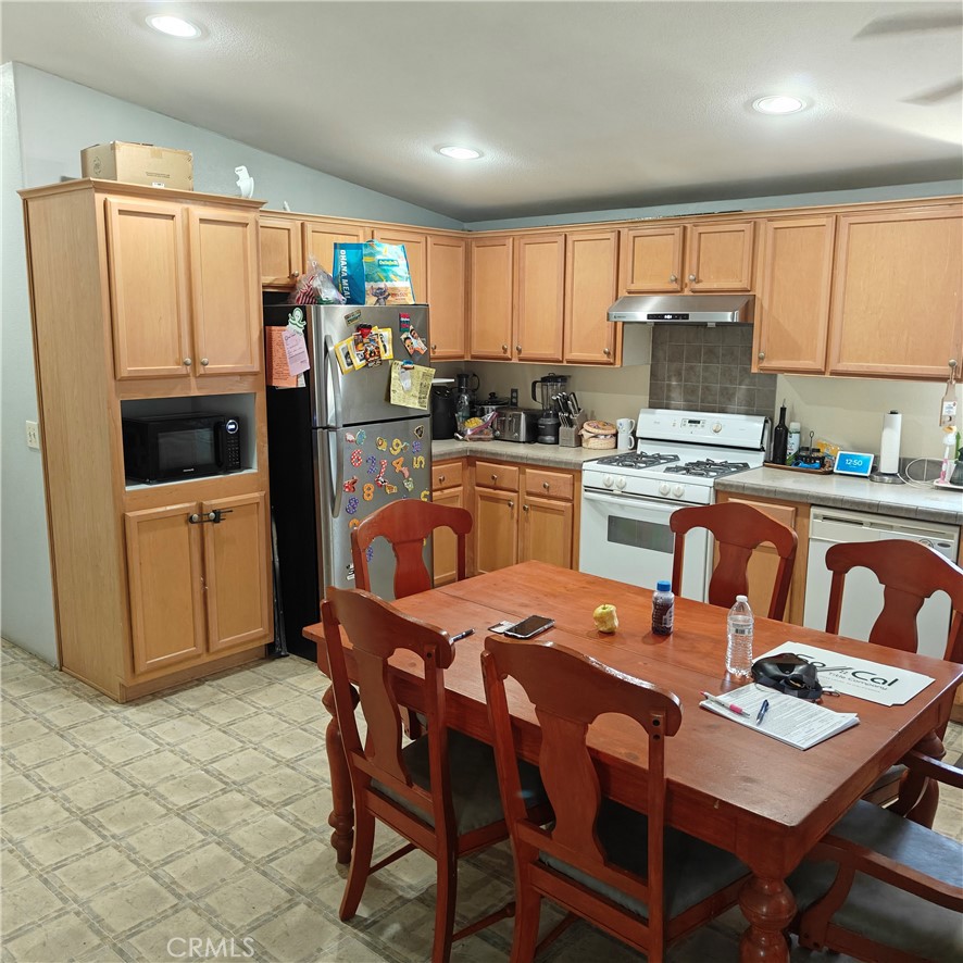 22956 La More Road Perris, CA 92570 - Photo 13 of 24