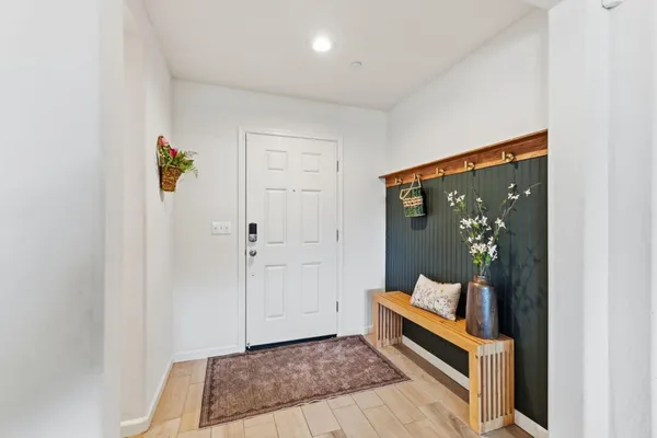 $480,000 | 2131 West Ambassador Way, Hanford, CA 93230