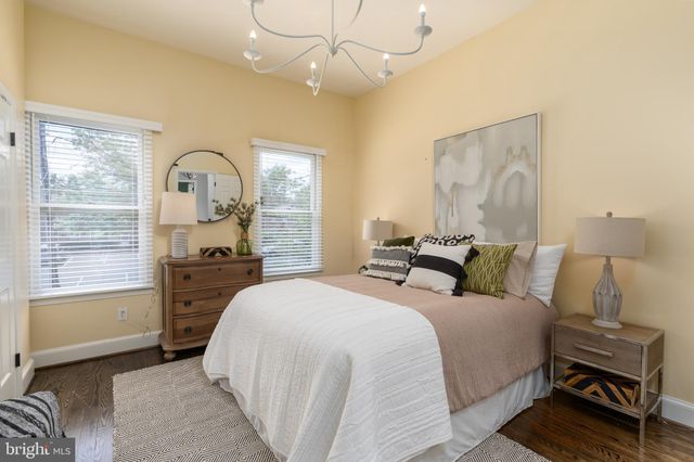 $900,000 | 325 North West Street, Alexandria, VA 22314