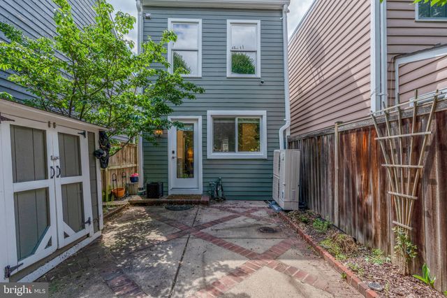 $900,000 | 325 North West Street, Alexandria, VA 22314