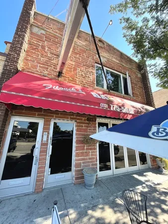 $2,200 | 6213 North Milwaukee Avenue, Unit 2, Chicago, IL 60646