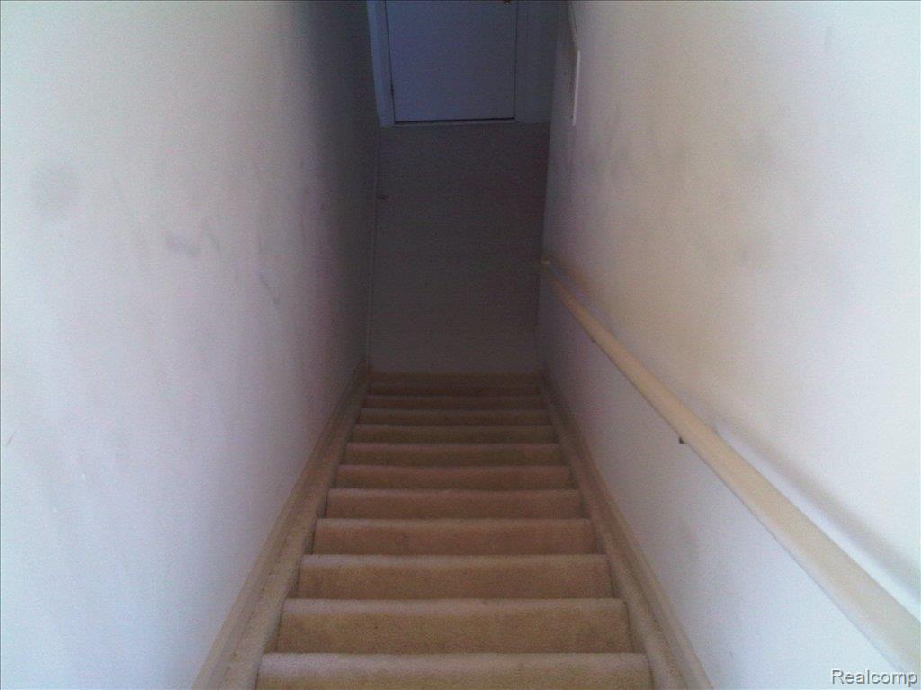 20346 Rodeo Court Southfield, MI 48075 - Photo 13 of 17 IMG00044-20090417-1429