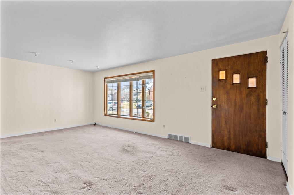 357 Livingston Road West Mifflin, PA 15122 - Photo 7 of 20 Gallery Image 7