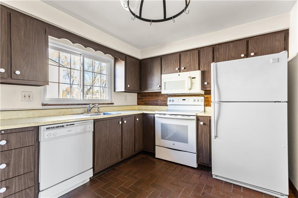 357 Livingston Road West Mifflin, PA 15122 - Photo 10 of 20 Gallery Image 10