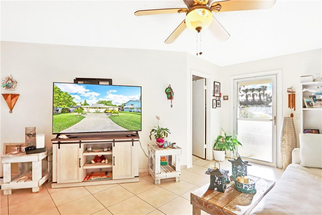 1128 Hernando Street Fort Pierce, FL 34949 - Photo 4 of 46 Photo 4