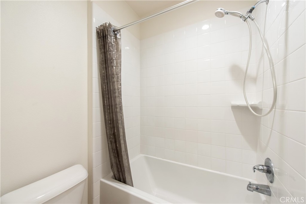 115 Hollow Tree Irvine, CA 92618 - Photo 32 of 35