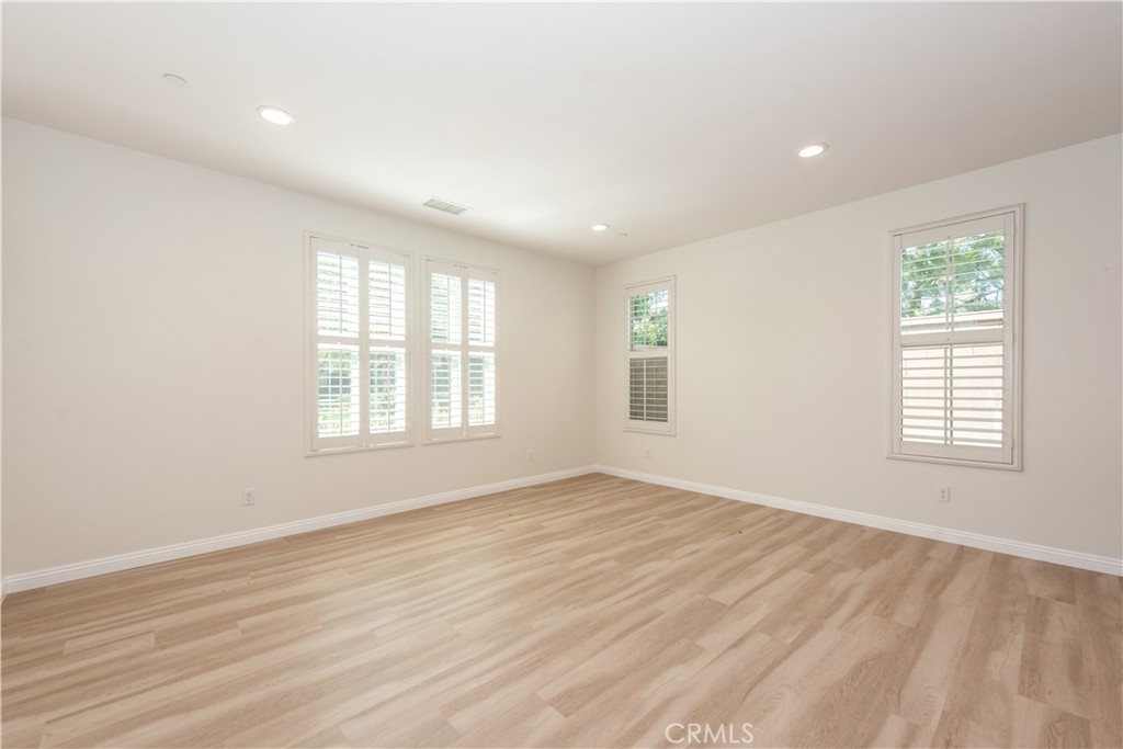 115 Hollow Tree Irvine, CA 92618 - Photo 4 of 35