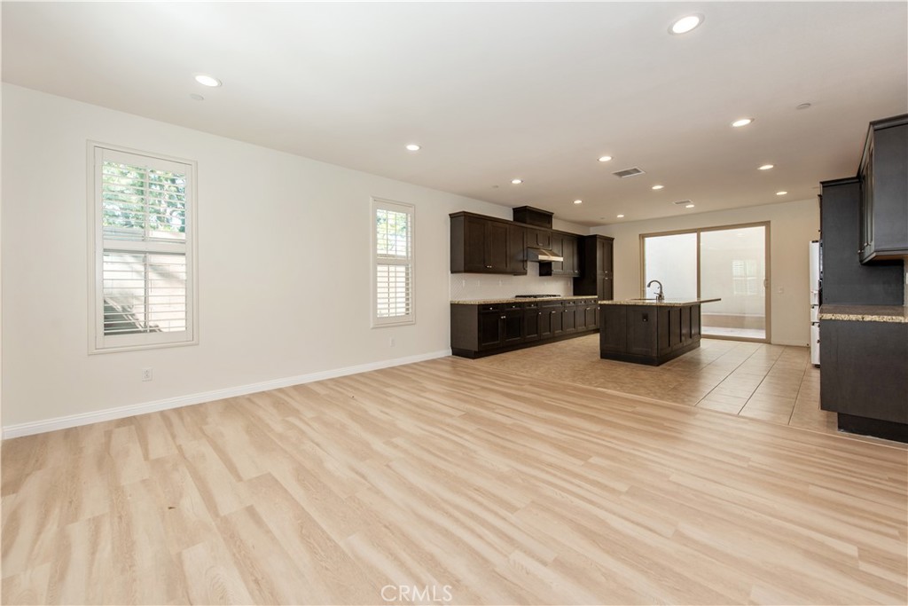 115 Hollow Tree Irvine, CA 92618 - Photo 7 of 35