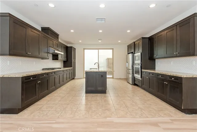 $1,920,000 | 115 Hollow Tree, Irvine, CA 92618