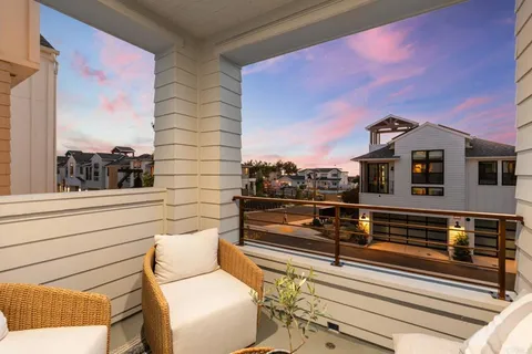 a view of a terrace with sky view
