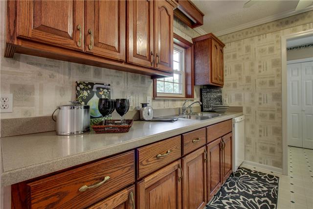 512 Pond Road Dickson, TN 37055 - Photo 5 of 20 Gallery Image 5