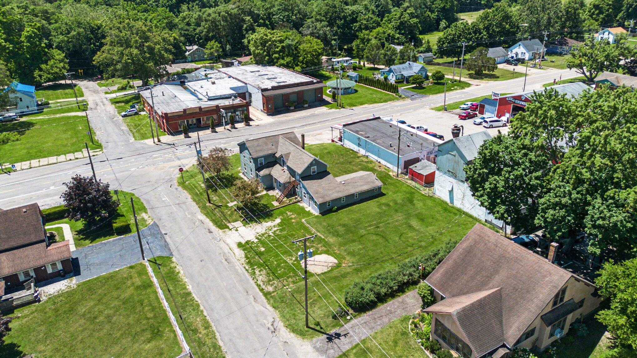 4737 Territorial Road Benton Harbor, MI 49022 - Photo 10 of 39 038_file_2451