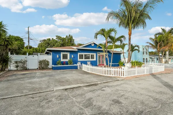 $3,500 | 1827 Len Drive, North Palm Beach, FL 33408