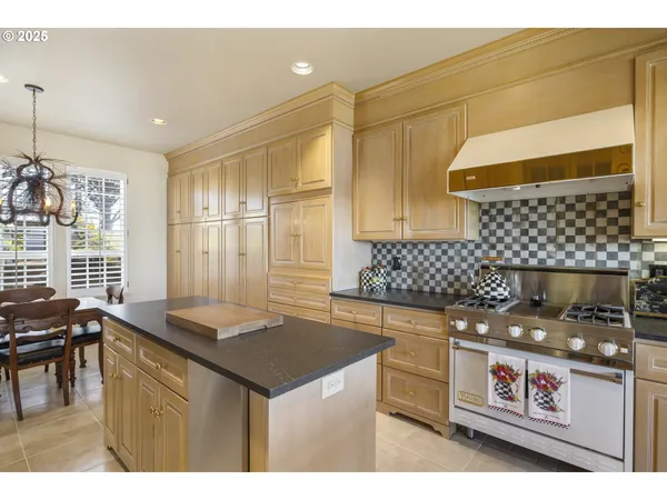 $2,495,000 | 29920 Nantucket Drive, Cloverdale, OR 97112