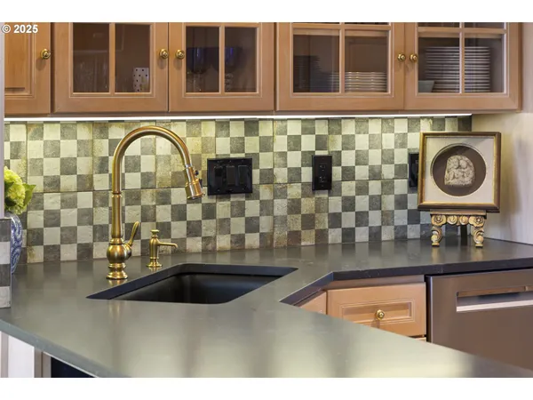 $2,495,000 | 29920 Nantucket Drive, Cloverdale, OR 97112