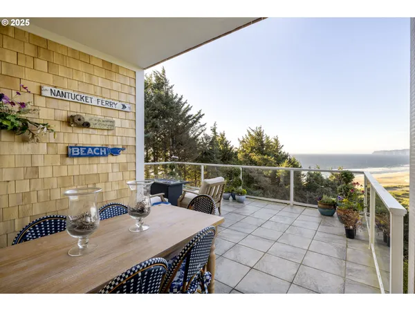 $2,495,000 | 29920 Nantucket Drive, Cloverdale, OR 97112