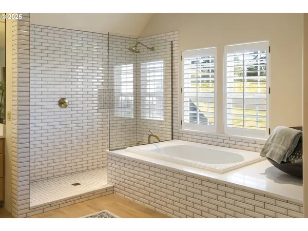 $2,495,000 | 29920 Nantucket Drive, Cloverdale, OR 97112