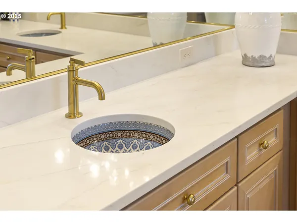 $2,495,000 | 29920 Nantucket Drive, Cloverdale, OR 97112