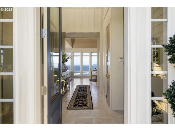 $2,495,000 | 29920 Nantucket Drive, Cloverdale, OR 97112