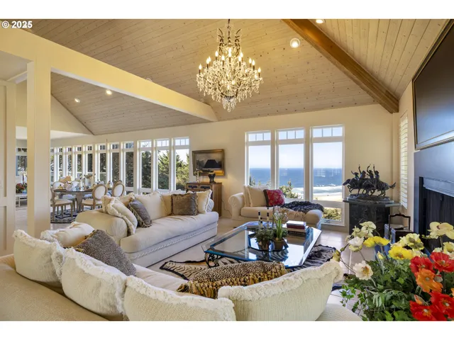 $2,495,000 | 29920 Nantucket Drive, Cloverdale, OR 97112