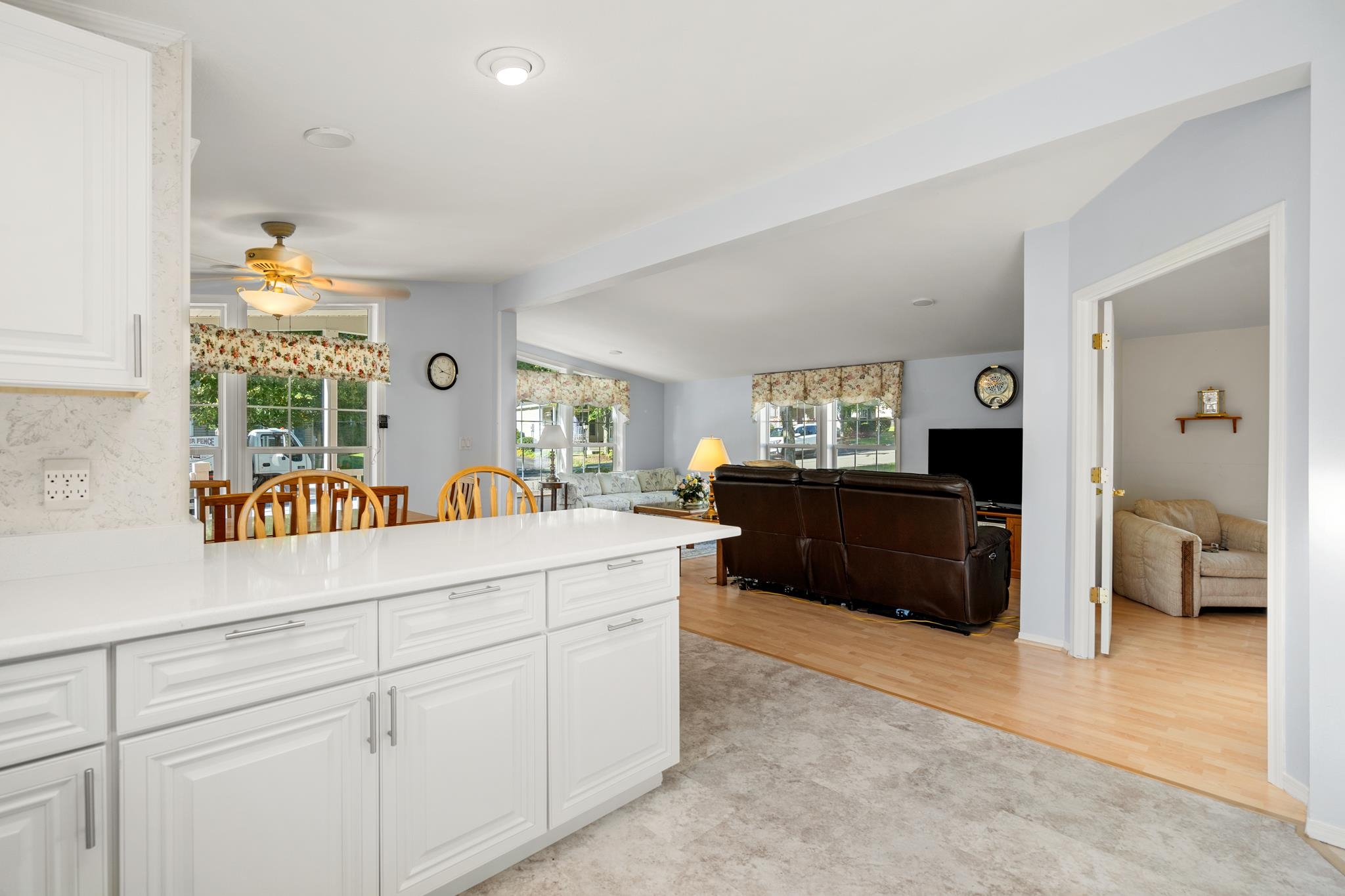 59 Victorian Way Manchester, NH 03104 - Photo 7 of 26 Gallery Image 7