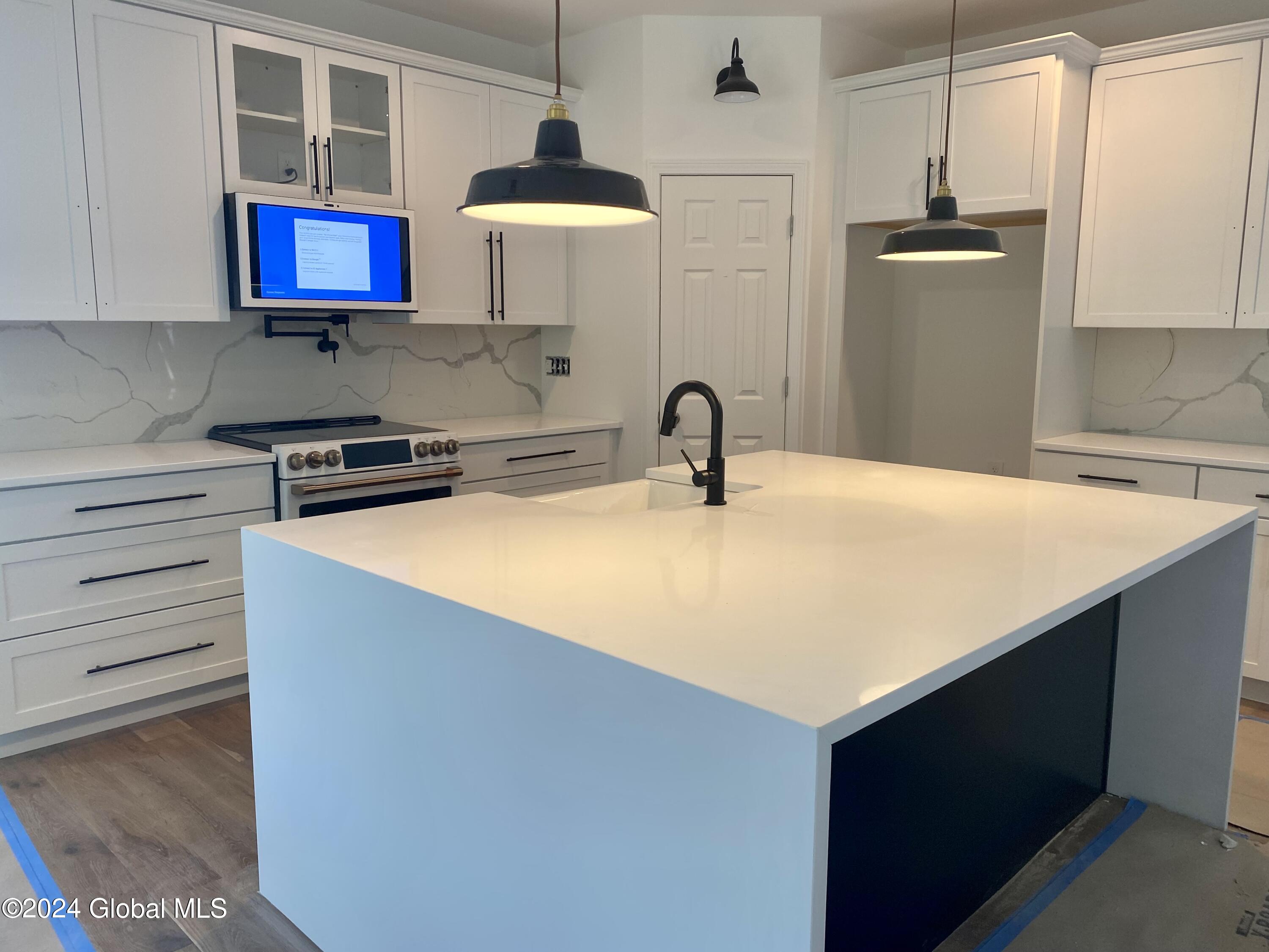 54 Black Bear Path Corinth, NY 12822 - Photo 2 of 27 IMG_0427 (1)