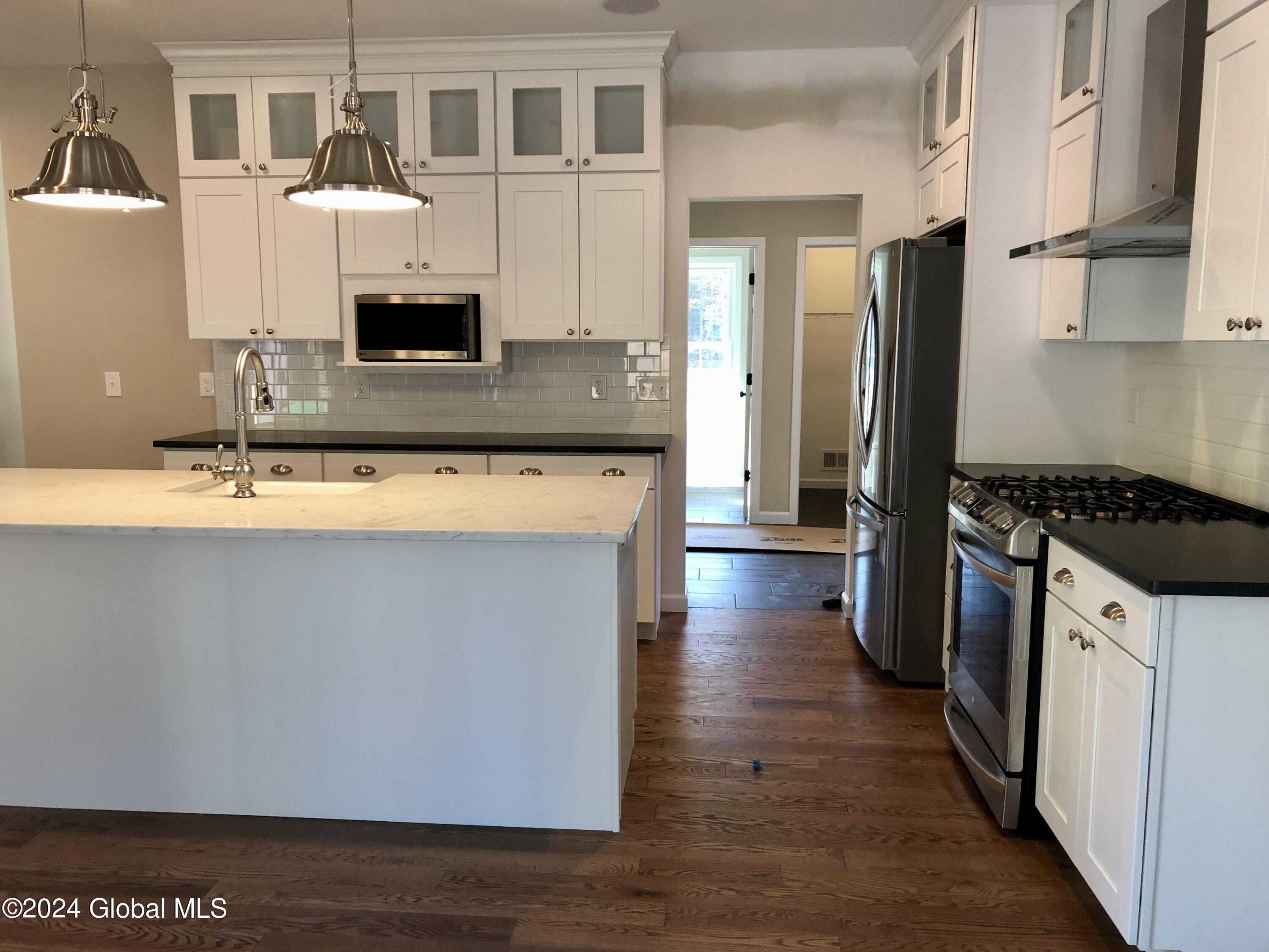 54 Black Bear Path Corinth, NY 12822 - Photo 6 of 27 IMG_2322