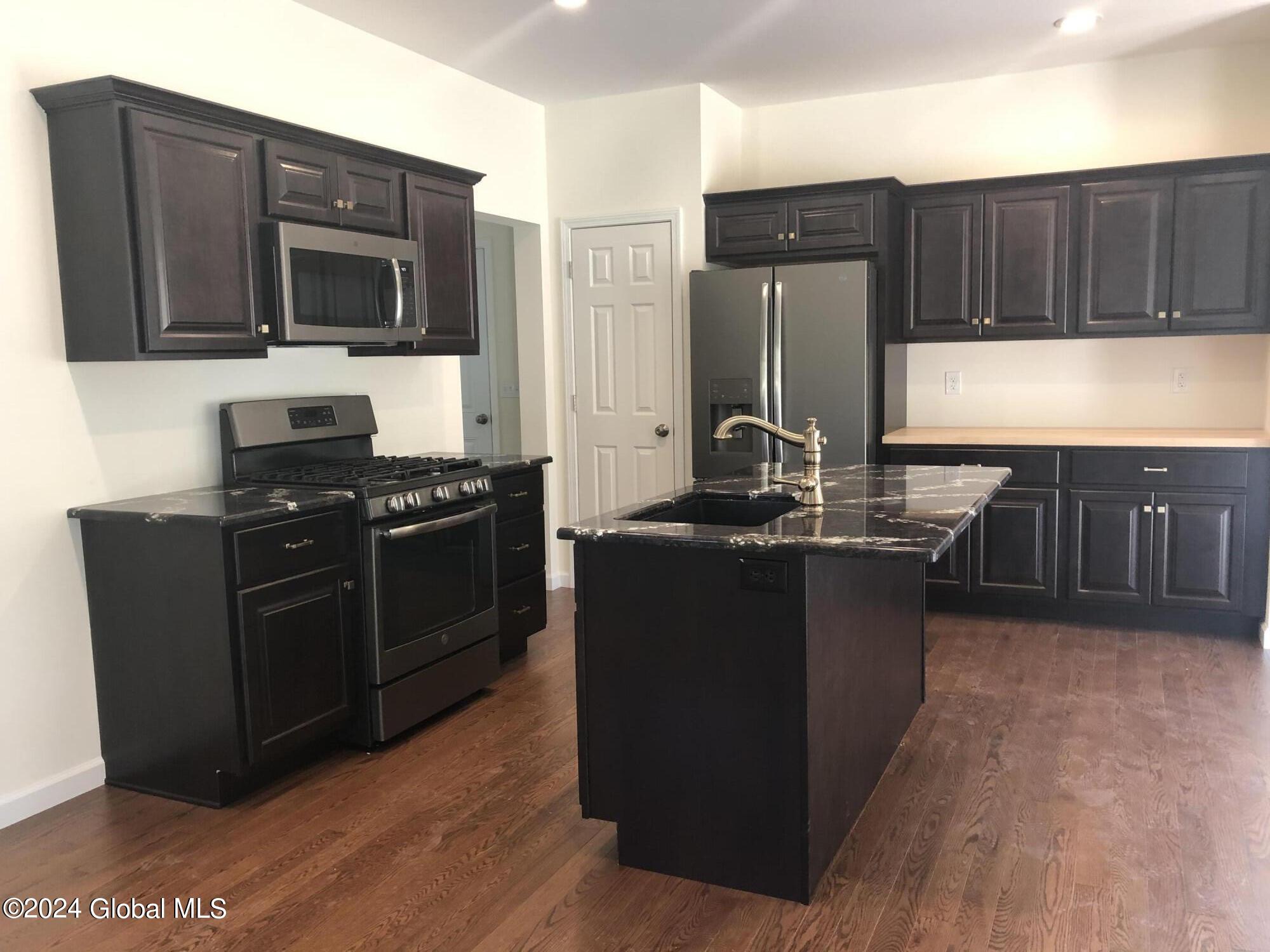 54 Black Bear Path Corinth, NY 12822 - Photo 8 of 27 IMG_1513 (2)