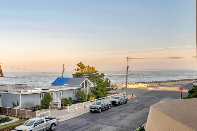 $1,299,000 | 700 1st, Unit 305, Avalon, NJ 08202