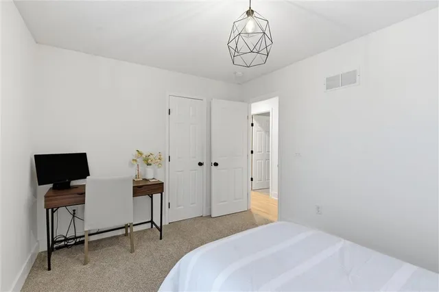 $399,900 | 328 Southwest Chatham Court, Lee's Summit, MO 64082