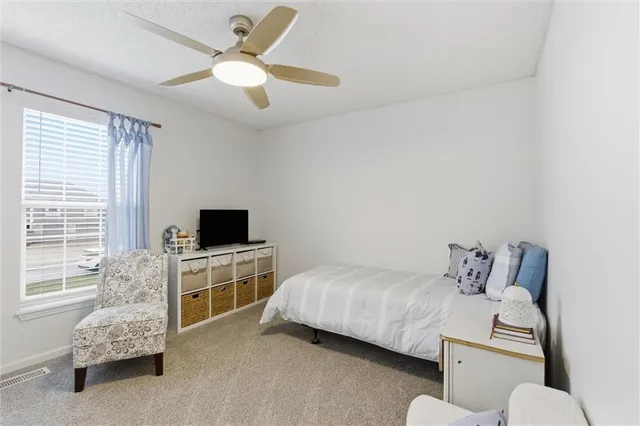 $399,900 | 328 Southwest Chatham Court, Lee's Summit, MO 64082