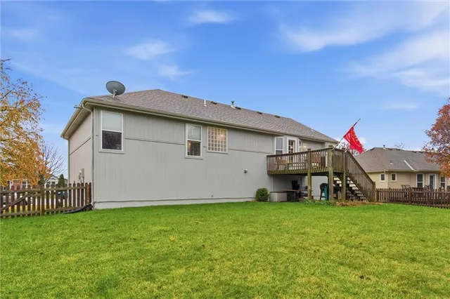 $399,900 | 328 Southwest Chatham Court, Lee's Summit, MO 64082