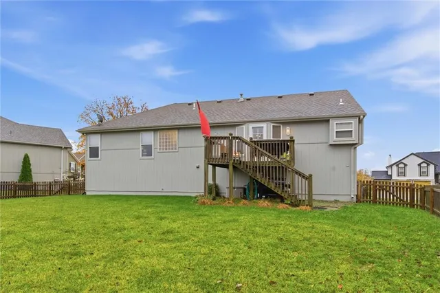 $399,900 | 328 Southwest Chatham Court, Lee's Summit, MO 64082