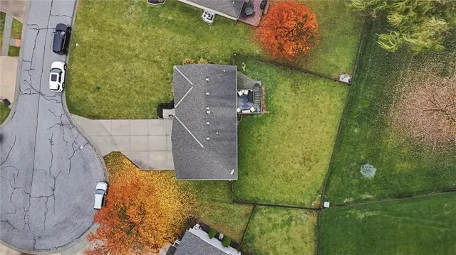 $399,900 | 328 Southwest Chatham Court, Lee's Summit, MO 64082