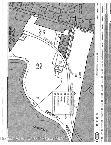 a view of a yard in front of a house