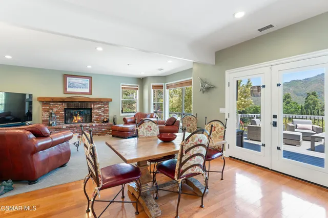 a view of an entryway