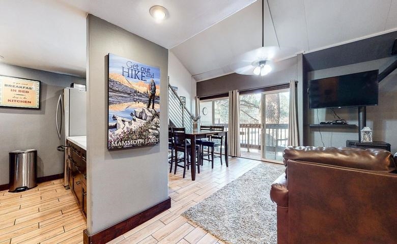 a view of a livingroom with furniture window and outside view