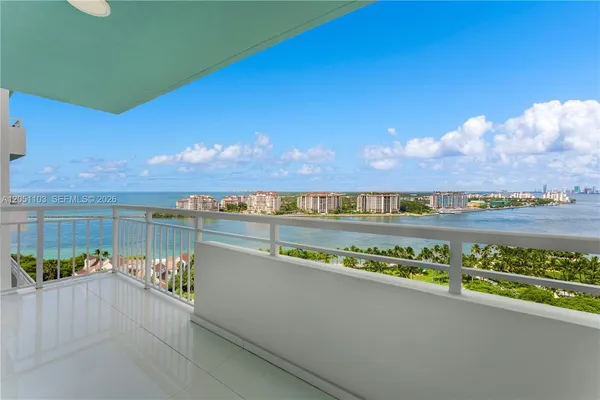 $1,850,000 | 400 South Pointe Drive, Unit 1805, Miami Beach, FL 33139
