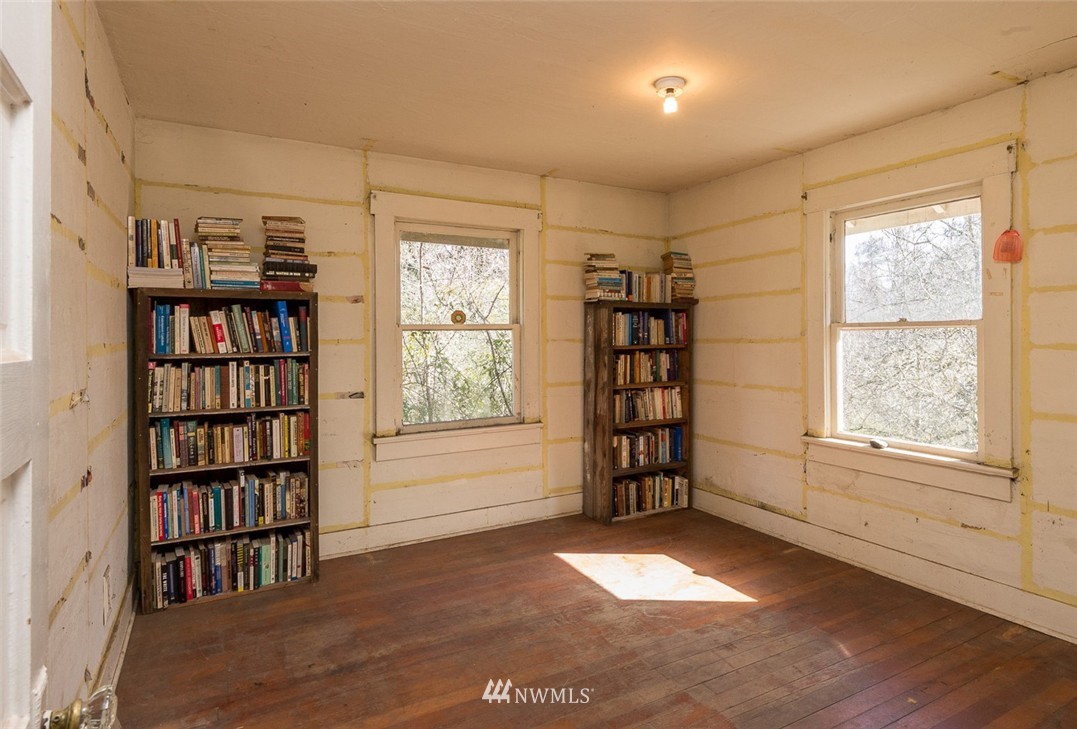 11916 Southwest Cove Road Vashon, WA 98070 - Photo 14 of 20 Gallery Image 14