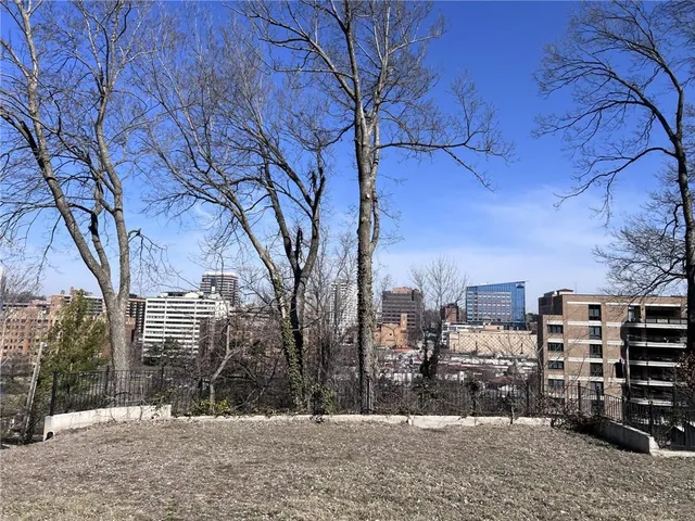 $695,000 | 606 West 49th Terrace, Kansas City, MO 64112