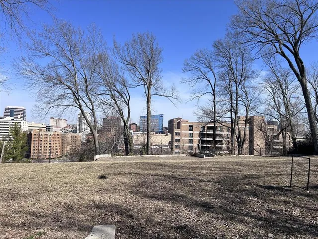 $695,000 | 606 West 49th Terrace, Kansas City, MO 64112