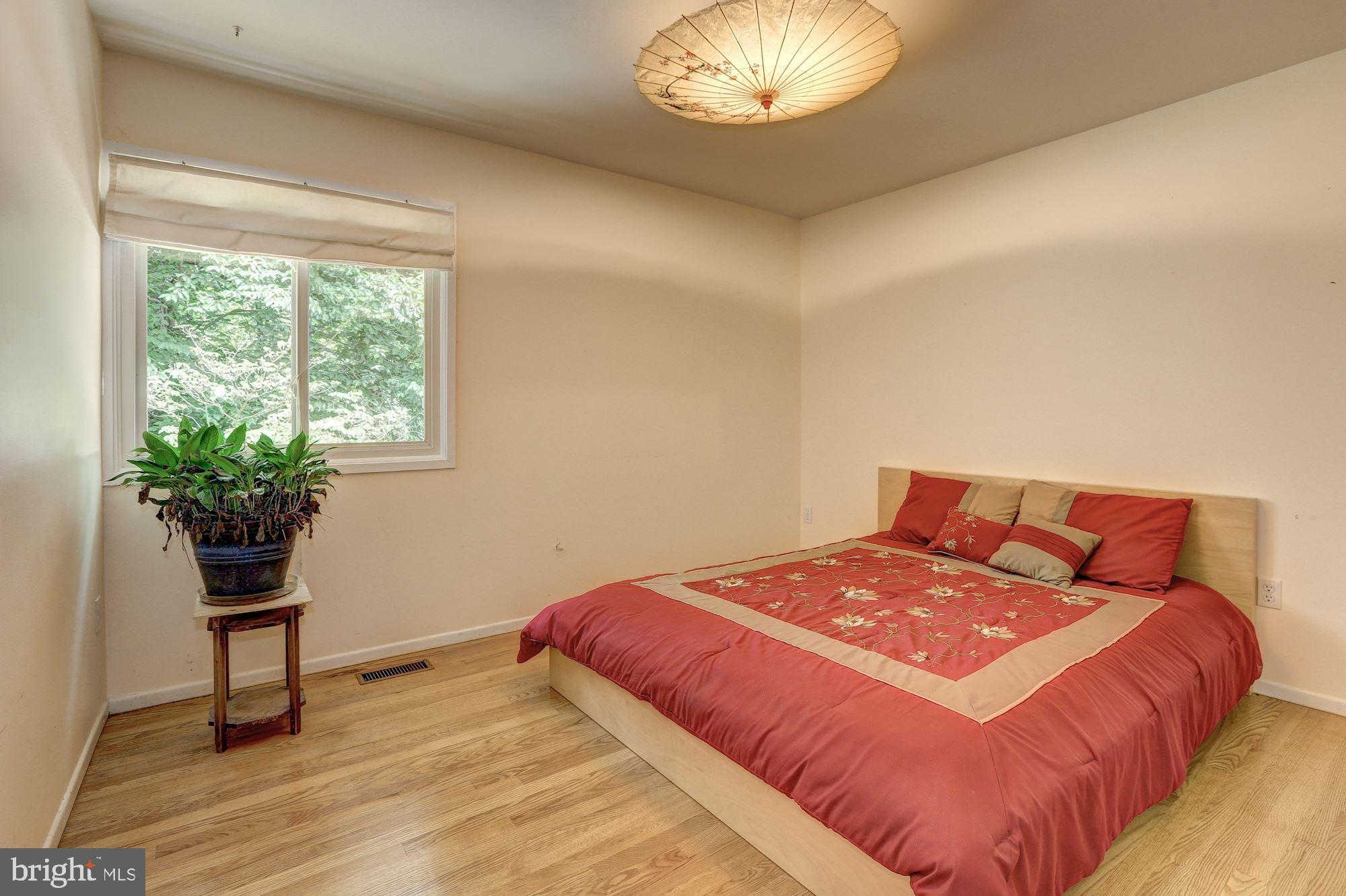8109 Fenway Road Bethesda, MD 20817 - Photo 8 of 16 Gallery Image 8